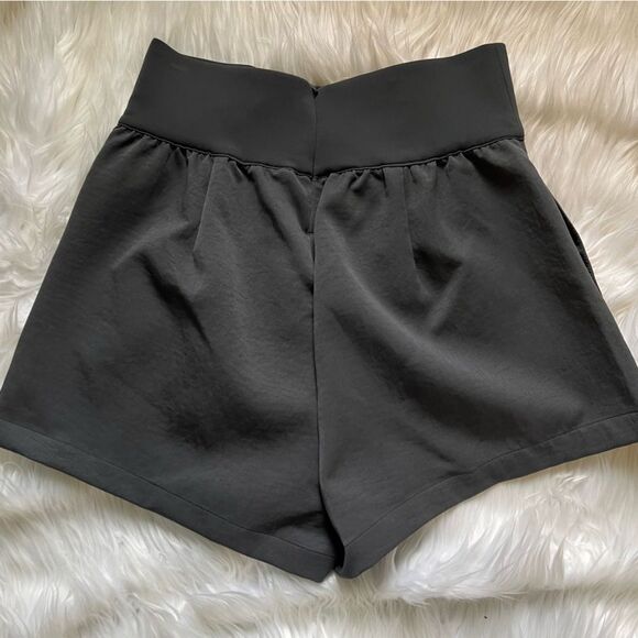 NWT Nike Team Tech Pack Woven Short High Waist Stretch DX0626-060 Women Size Lg - Picture 5 of 7